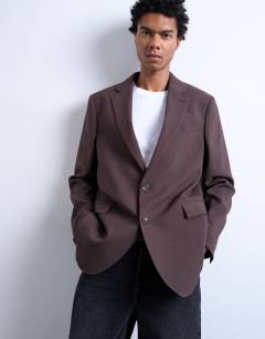 Model wearing Relaxed wool touch blazer in chocolate