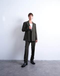 Model wearing Relaxed wool touch suit jacket in green