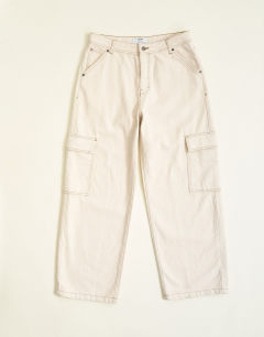 Model wearing Rigid baggy fit jean with side pockets in natural