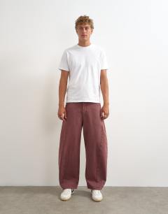 Rigid barrel fit jean in washed burgundy