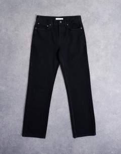Model wearing Rigid straight jean in black