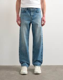 Rigid straight jean in mid wash