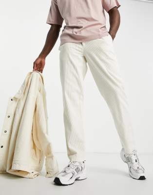 Topman - Ruimvallende corduroy broek met elastische tailleband in gebroken wit, deel van co-ord set