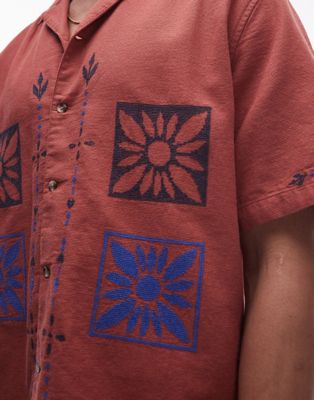 short sleeve relaxed embroidered patch shirt in rust-Pink