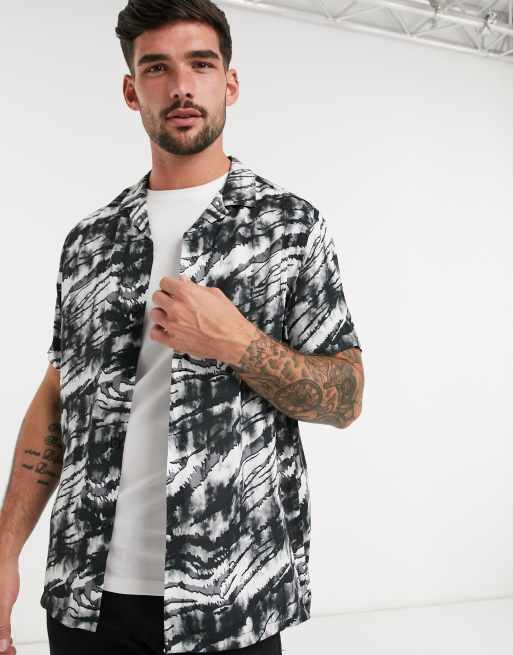 Tiger Print Short Sleeve Shirt  Topman, Mens shirts, Shirt pattern