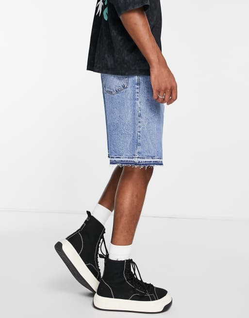 Topman – Shorts mit geradem Bein und fransigem Saum in mittelblauer Waschung , 4 von 4