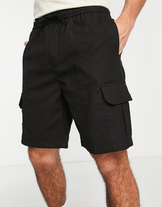 https://images.asos-media.com/products/topman-slim-twill-cargo-shorts-in-black/24531801-4?$n_550w$&wid=550&fit=constrain