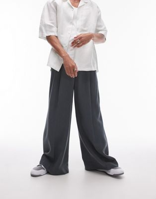 smart drape wide leg pants in charcoal-Gray