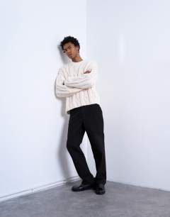 Model wearing Straight fit canvas trouser in black