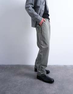 Model wearing Straight fit canvas trouser in khaki