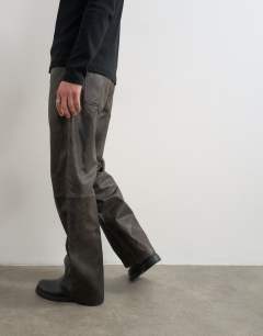 Model wearing Straight fit real leather trouser in espresso brown