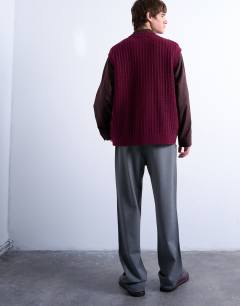 Model wearing Straight leg interlock jogger in grey