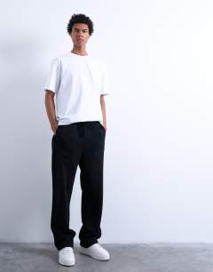 Straight leg jogger in black
