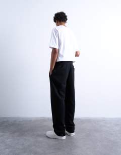 Model wearing Straight leg jogger in black