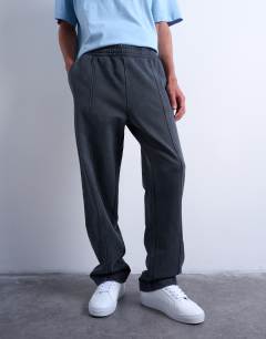 Model wearing Straight leg jogger in washed black