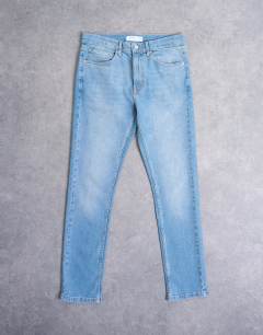 Model wearing Stretch skinny jean in light wash