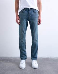 Stretch slim jean in mid wash