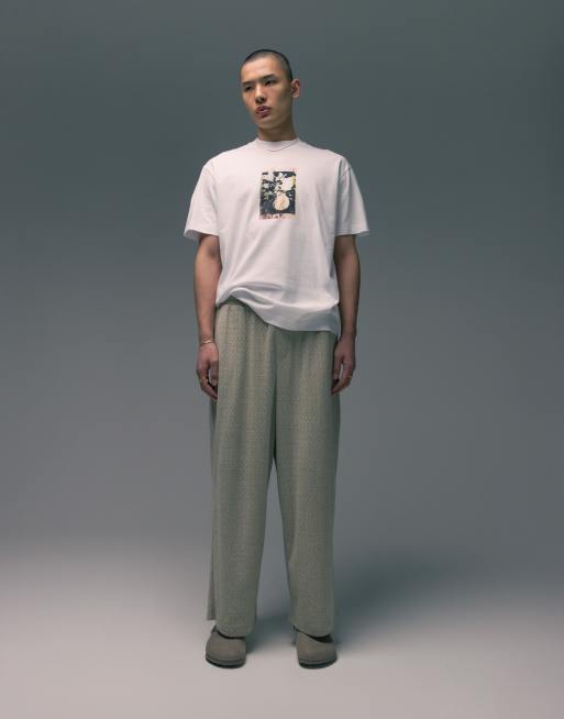 Topman - T-shirt comoda bianca con stampa di fiori di plastica sul davanti e sul retro