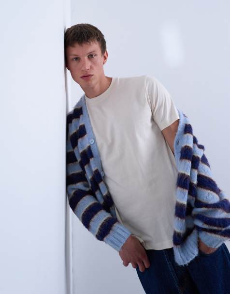 Topman – T-Shirt in Ecru mit klassischer Passform - view 1