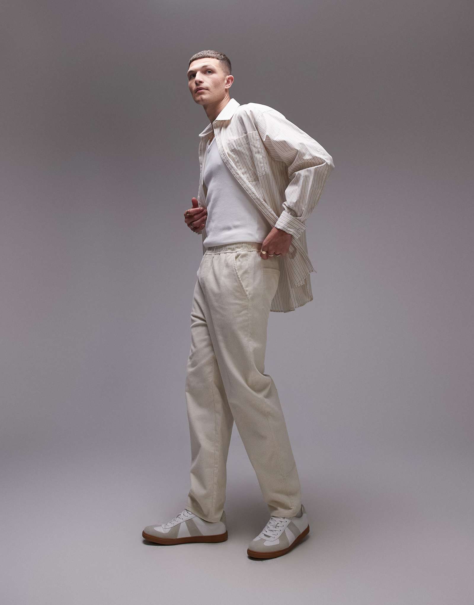 Зауженные брюки вельветовые Topman цвета экрю
