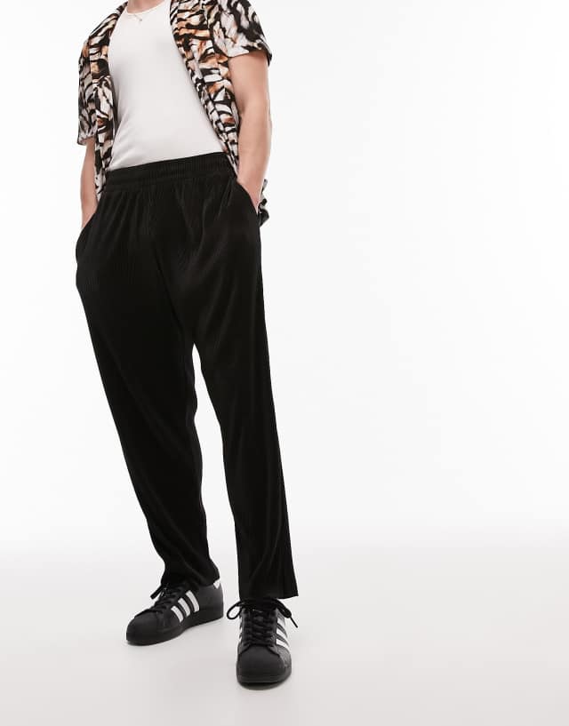 Topman tapered plisse jogger in black