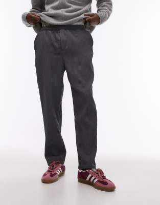 tapered plisse pants in charcoal-Gray