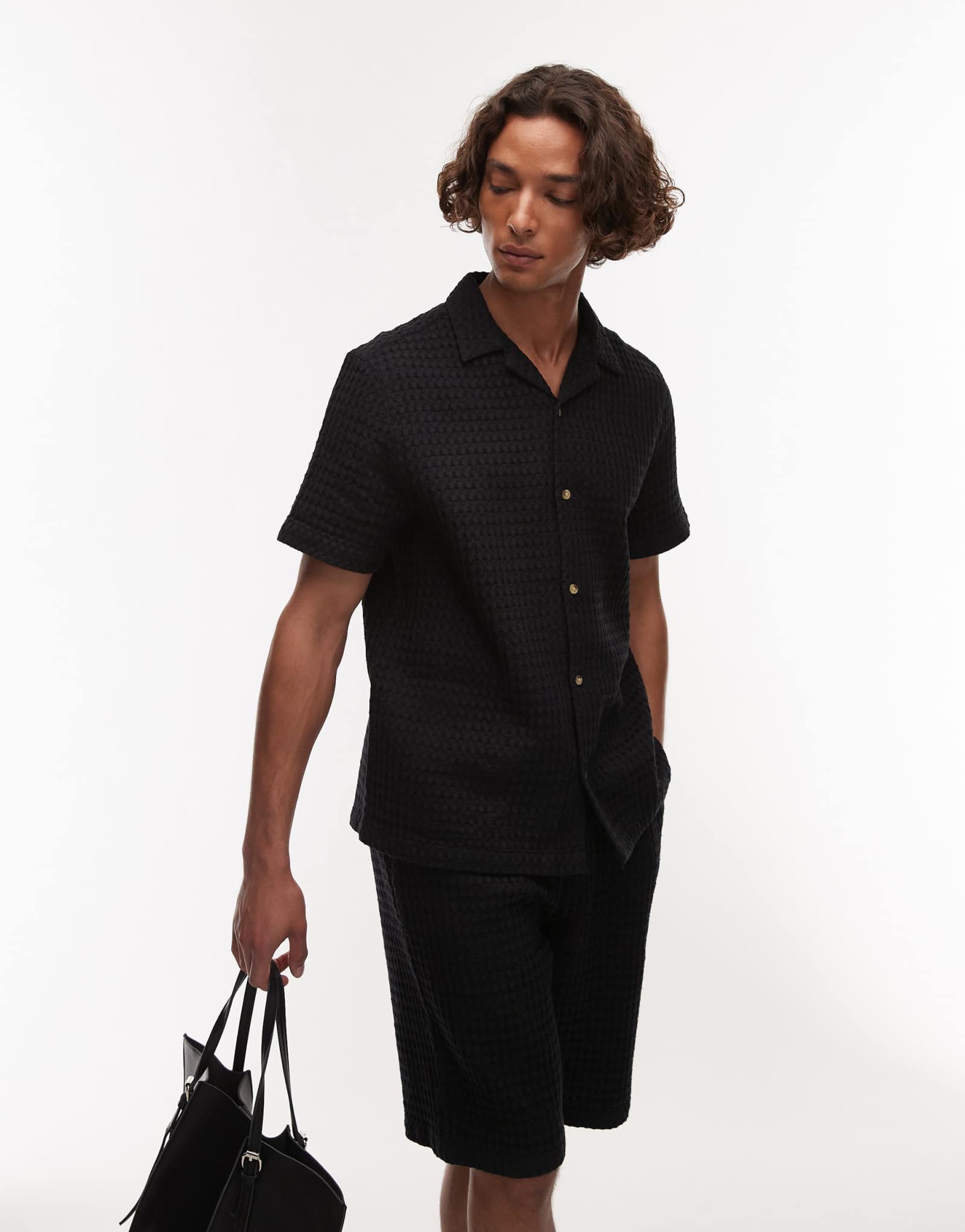 Черный плед с фактурной сеткой Topman - часть комплекта
