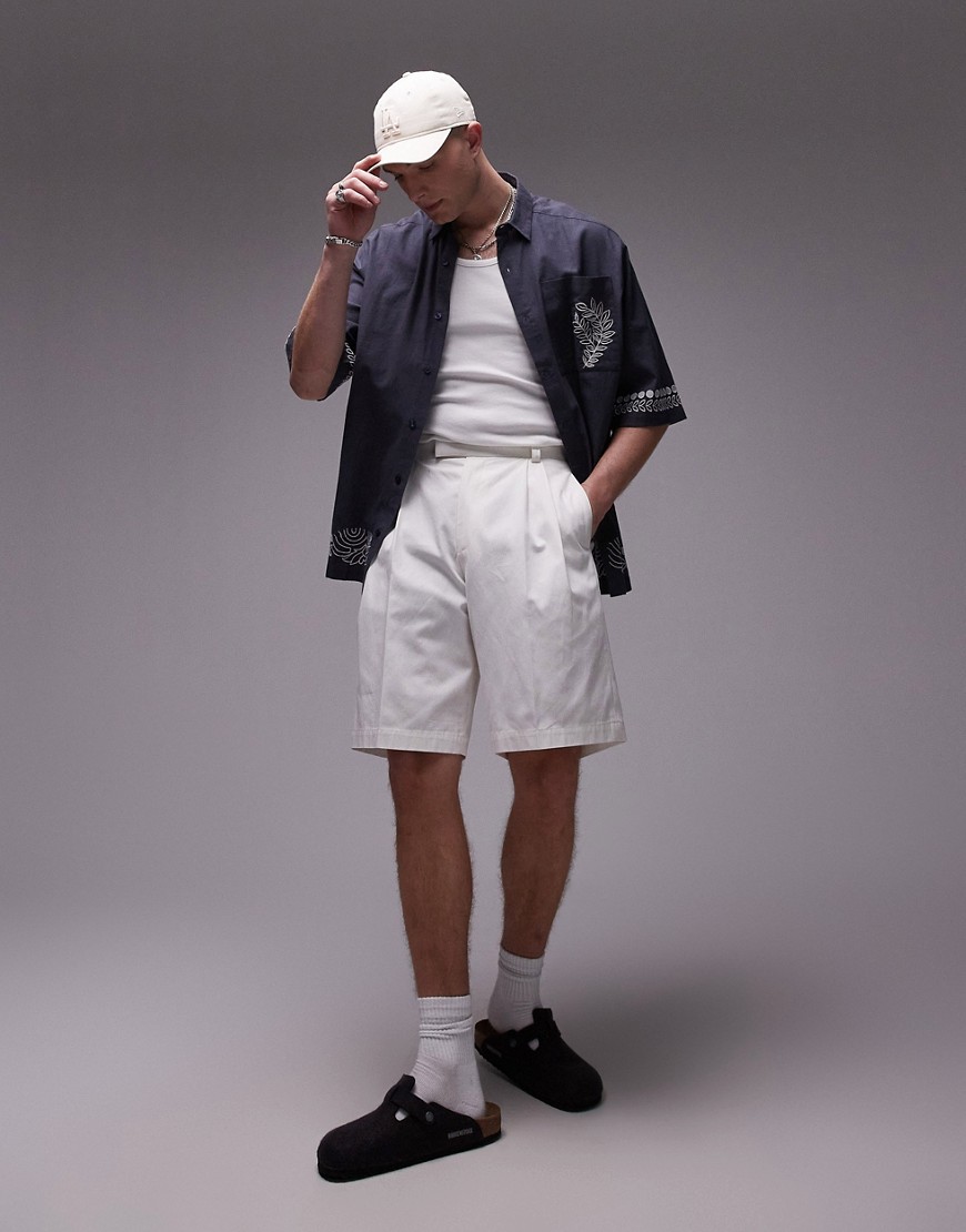 twin pleat wide shorts in ecru-White