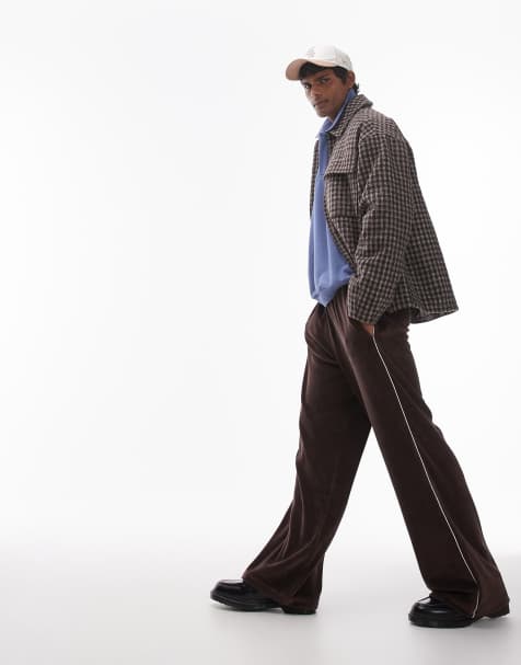 Topman – Velours-Jogginghose in Braun mit seitlicher Paspelierung und weitem Beinschnitt - view 1