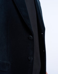 Model wearing Velvet blazer in black