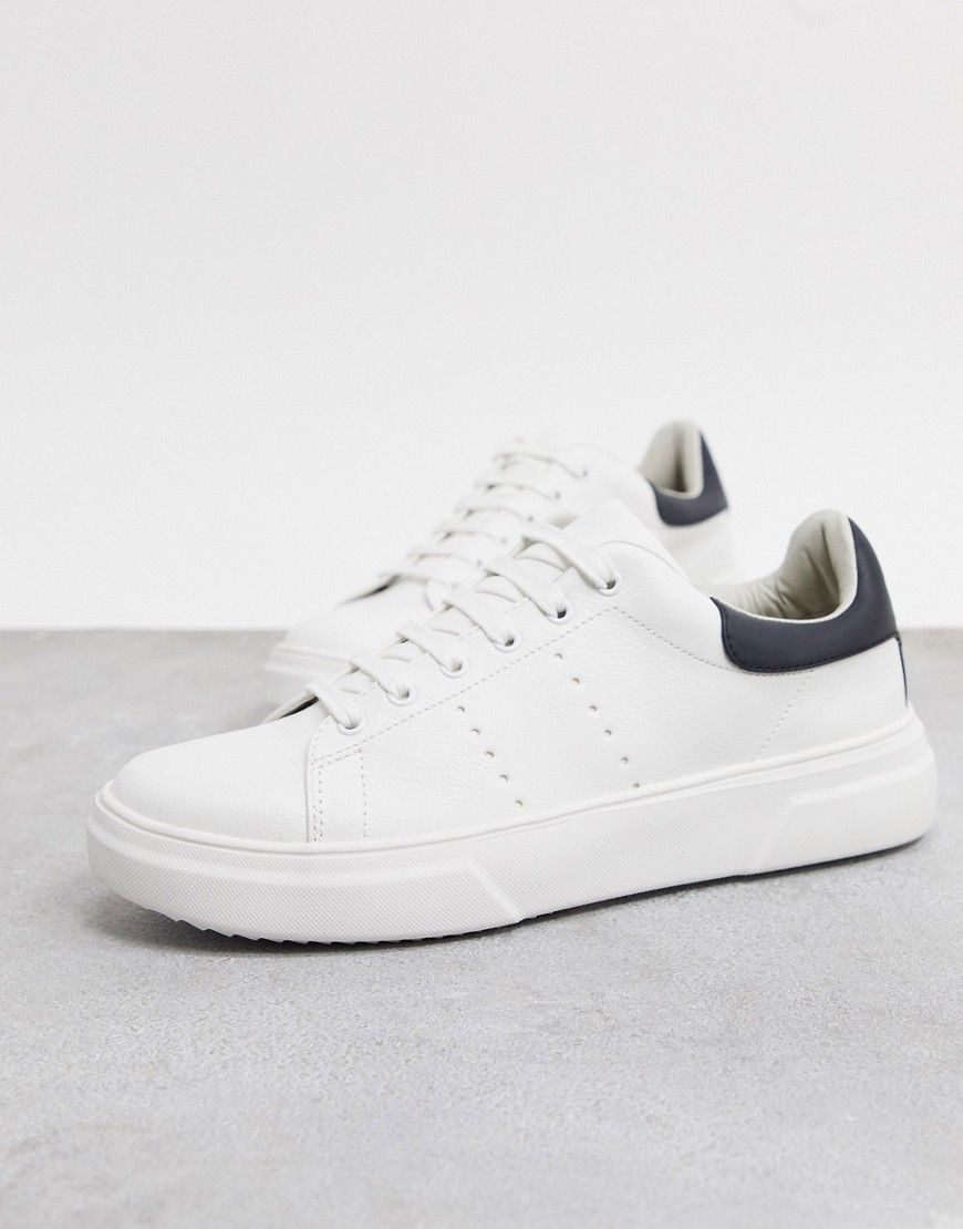 Topman – Vita sneakers med svarta detaljer