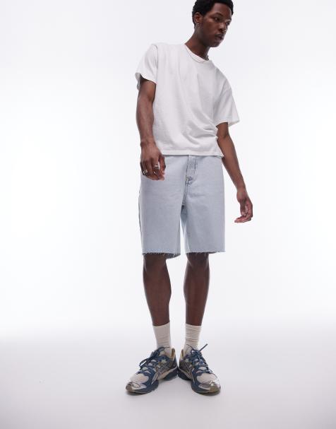 Topman – Weite Jeansshorts in Bleach-Waschung mit offenkantigem Saum - view 1