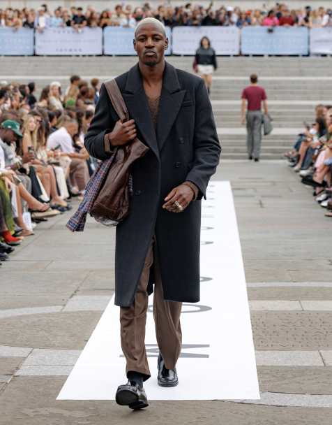 Topman wide leg belted twill dress pants in chocolate - view 1