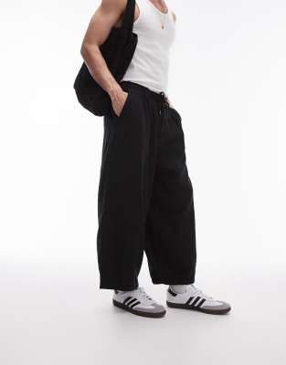 wide leg cropped pants in black