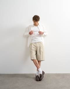 Wide leg stripe short in stone