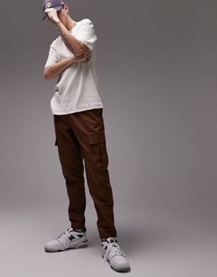 Topman tapered three pocket cargo trousers in brown