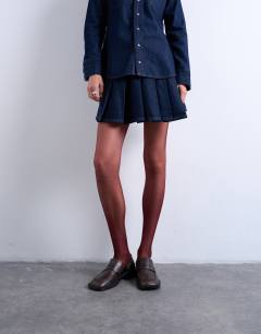 Model wearing  Topshop 2pk 15 denier sheer tights in burgundy