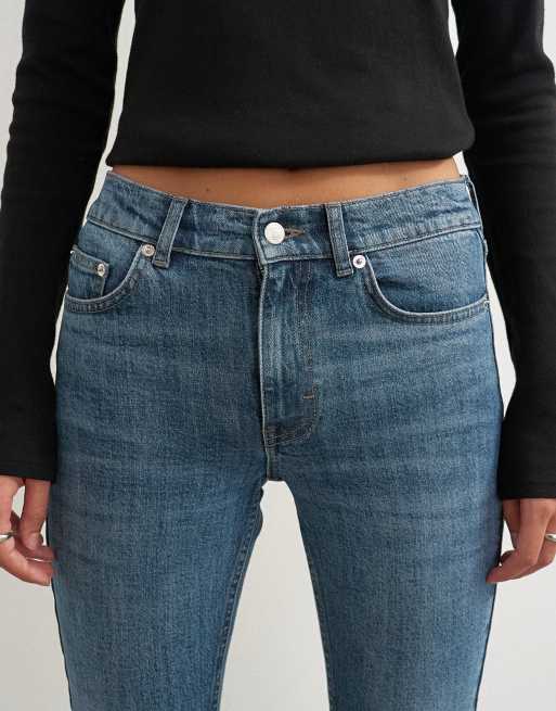 Topshop 90er Bootcut-Jeans mit niedriger Leibhöhe in Dunkelblau, 5 von 5