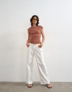 Model wearing 90's boat neck vest in pecan