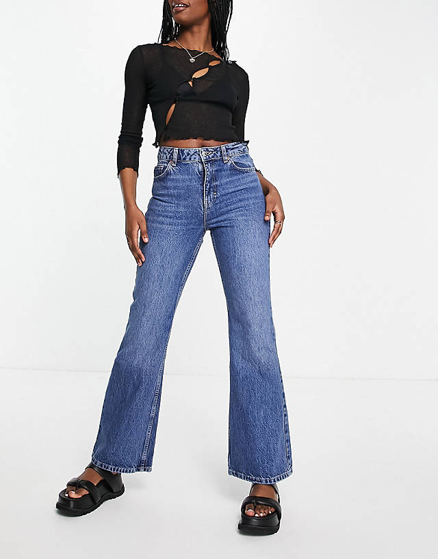Topshop - 90s flare jeans in mid blue
