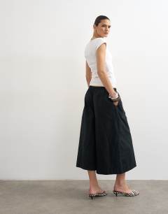 Model wearing A line culotte in black