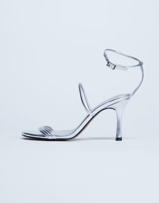 Topshop - Abbie - Riemchen-Sandalen in Silber mit mittelhohem Absatz