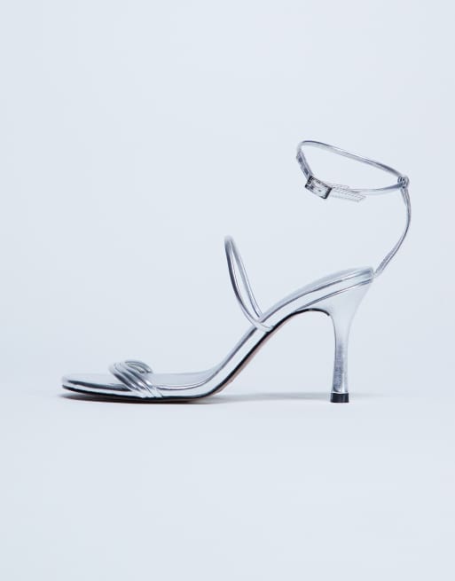 Topshop - Abbie - Sandali argento con tacco medio e fascette sottili