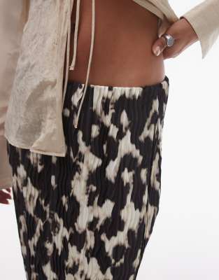 abstract leopard print plisse midi skirt in brown-Multi