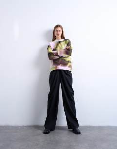 Model wearing Abstract print oversized sweat in pink