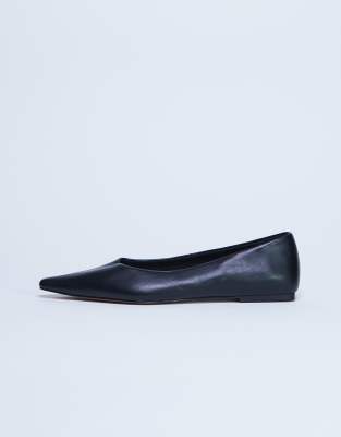 Topshop - Ace - Flache Schuhe in Schwarz mit spitzer Zehenpartie