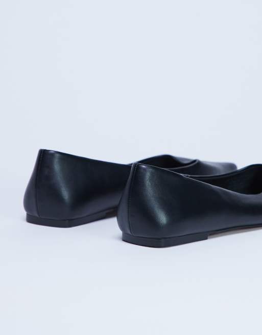 Topshop – Ace – Flache Schuhe in Schwarz mit spitzer Zehenpartie, 4 von 4