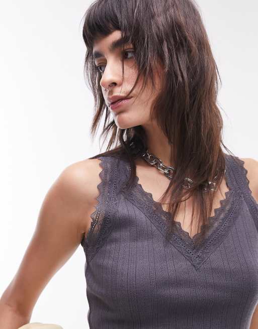 Topshop - Ajourgebreide cami met V-hals en kant in grijs