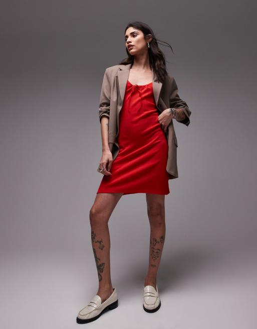 Topshop - Ajourgebreide mini-jurk met gestrikte voorkant in rood, 3 van 4