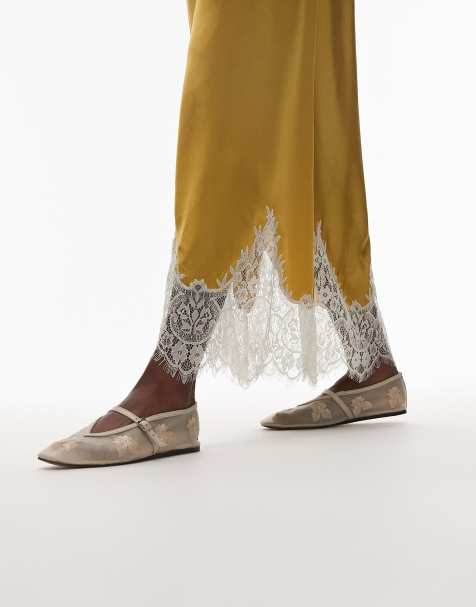 Topshop – Alex – Ballerinas in Wollweiß mit Blumenstickerei - view 1